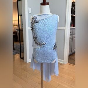 Light blue lyrical CM